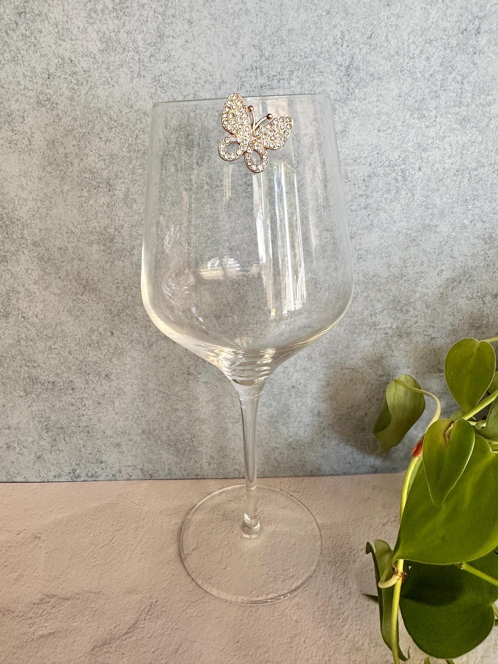 Floral Magnetic Wine Charms: Wedding Favors, Party Drink Markers, Hostess Gift, Set of 8