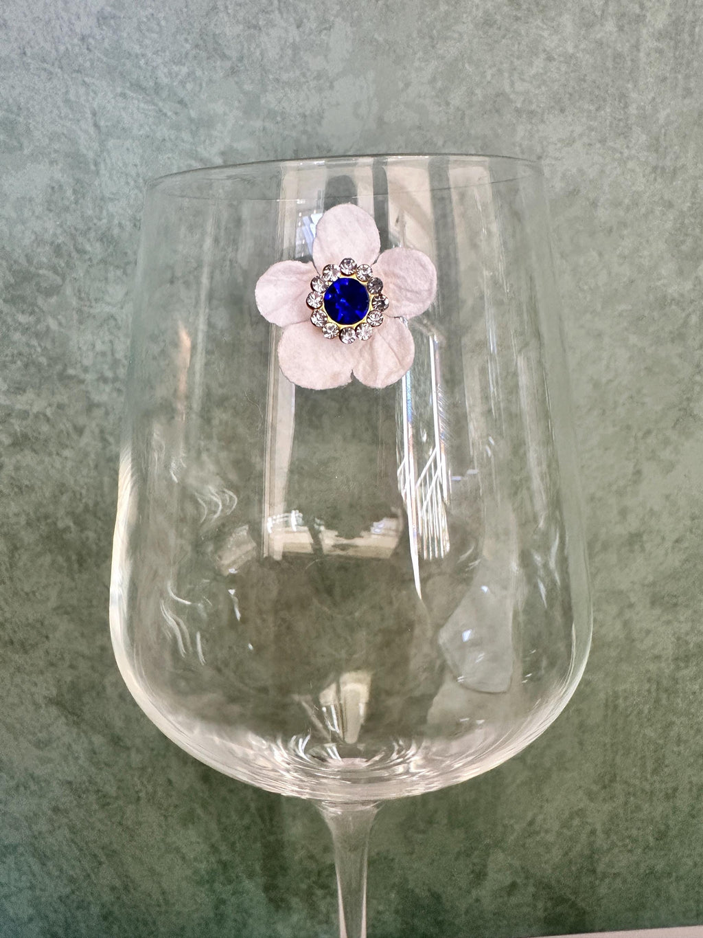 Floral Magnetic Wine Charms, Sparkling Drink Markers, Wedding Favors, Hostess Gift, Set of 6