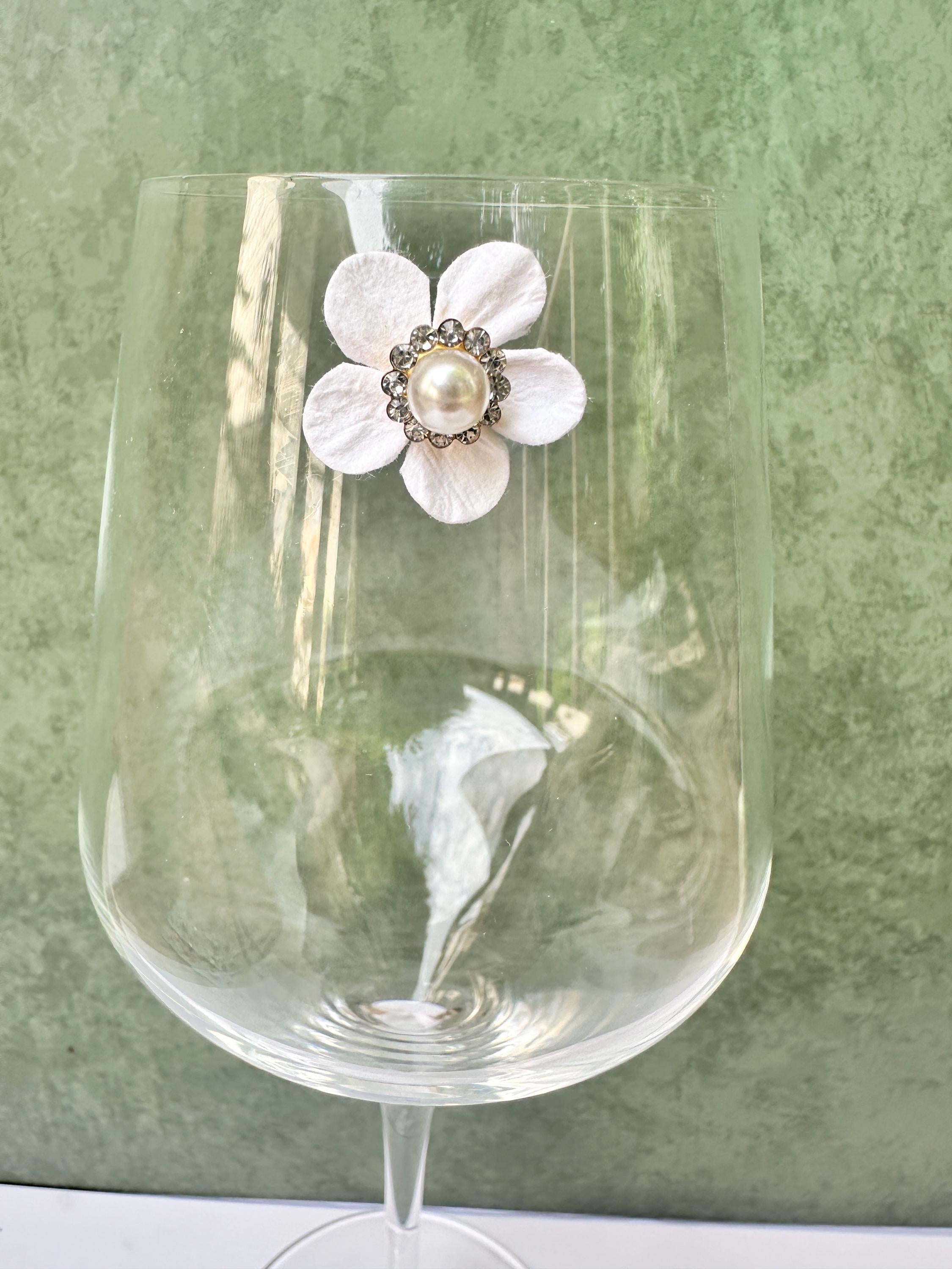 Floral Magnetic Wine Charms, Sparkling Drink Markers, Wedding Favors, Hostess Gift, Set of 6