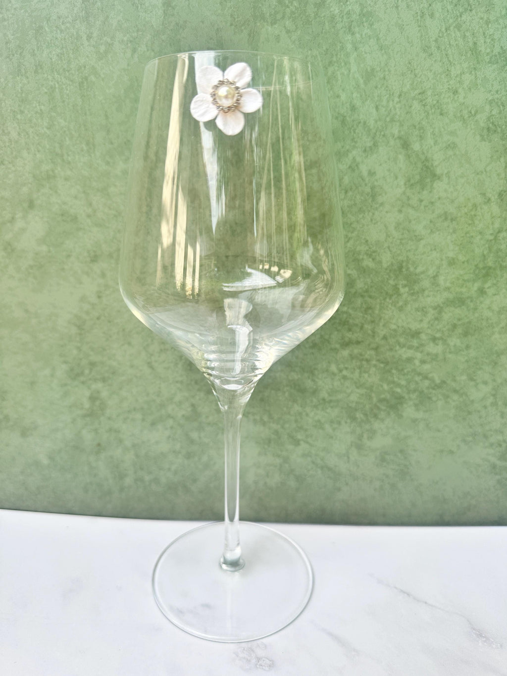 Floral Magnetic Wine Charms, Sparkling Drink Markers, Wedding Favors, Hostess Gift, Set of 6