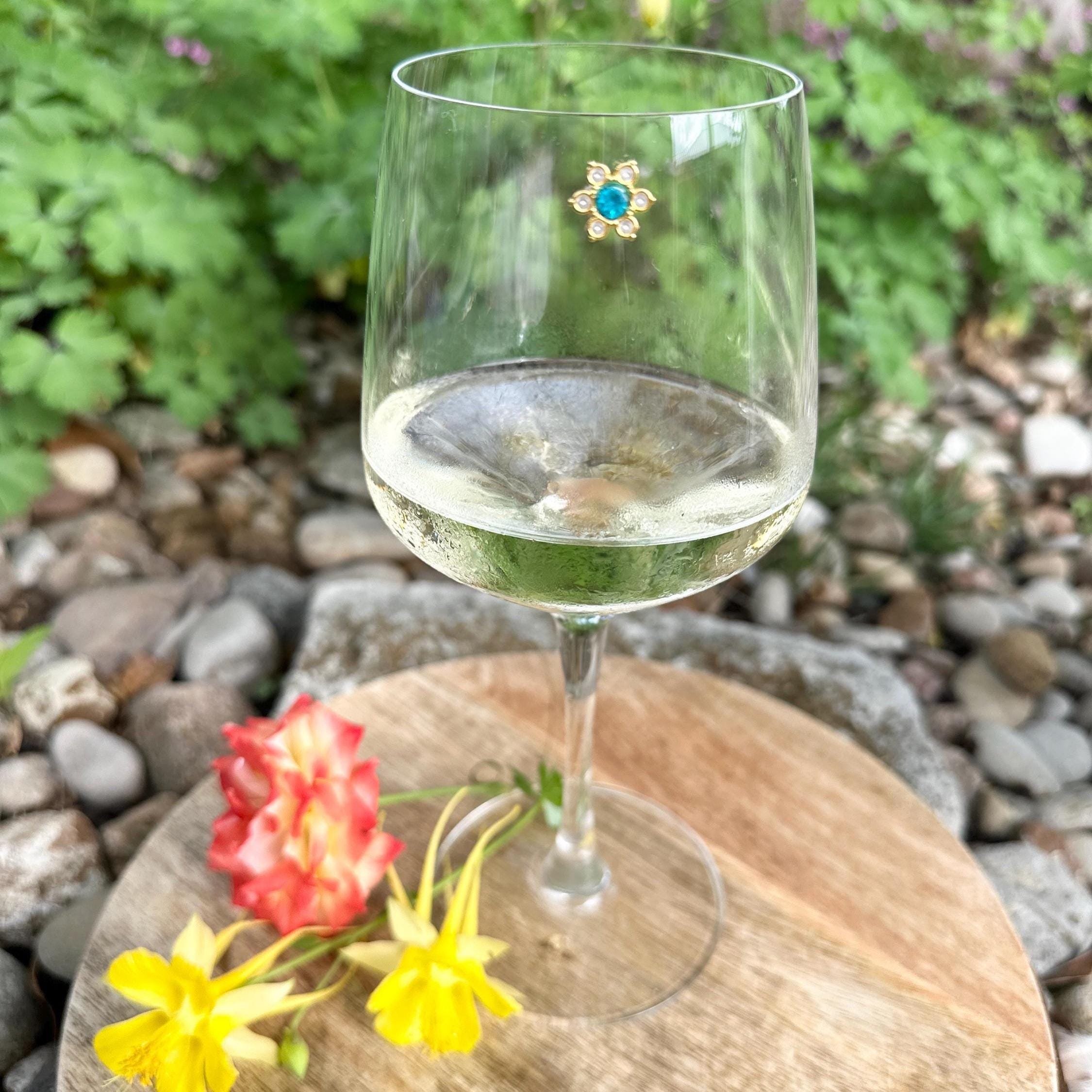 Floral Rhinestone Magnetic Wine Charms: Crystal Glass Drink Markers (Set of 8)