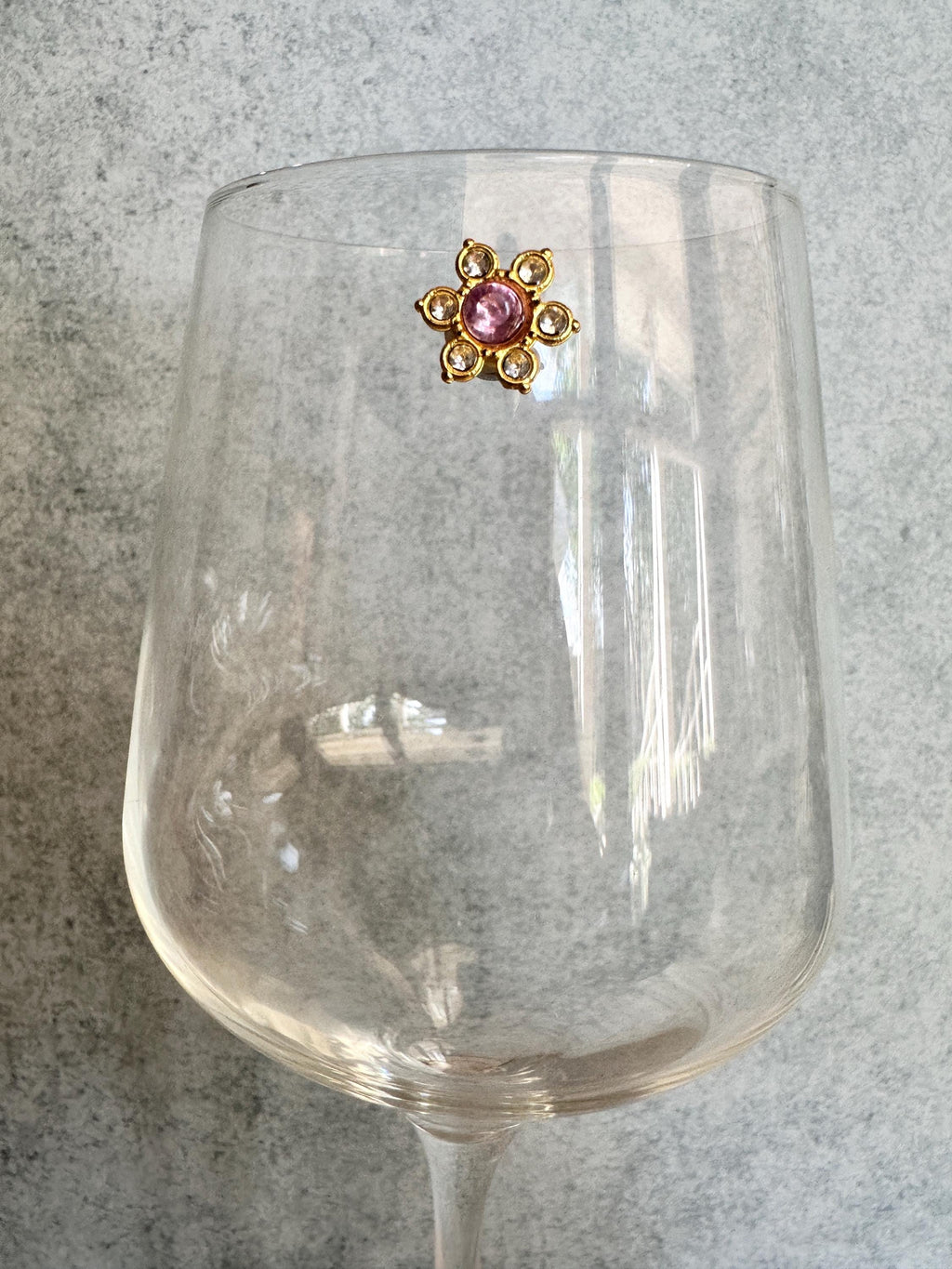 Floral Rhinestone Magnetic Wine Charms: Crystal Glass Drink Markers (Set of 8)