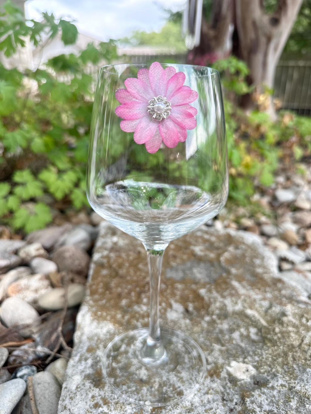 Floral Magnetic Wine Charms, Sparkling Drink Markers, Wedding Favors, Hostess Gift