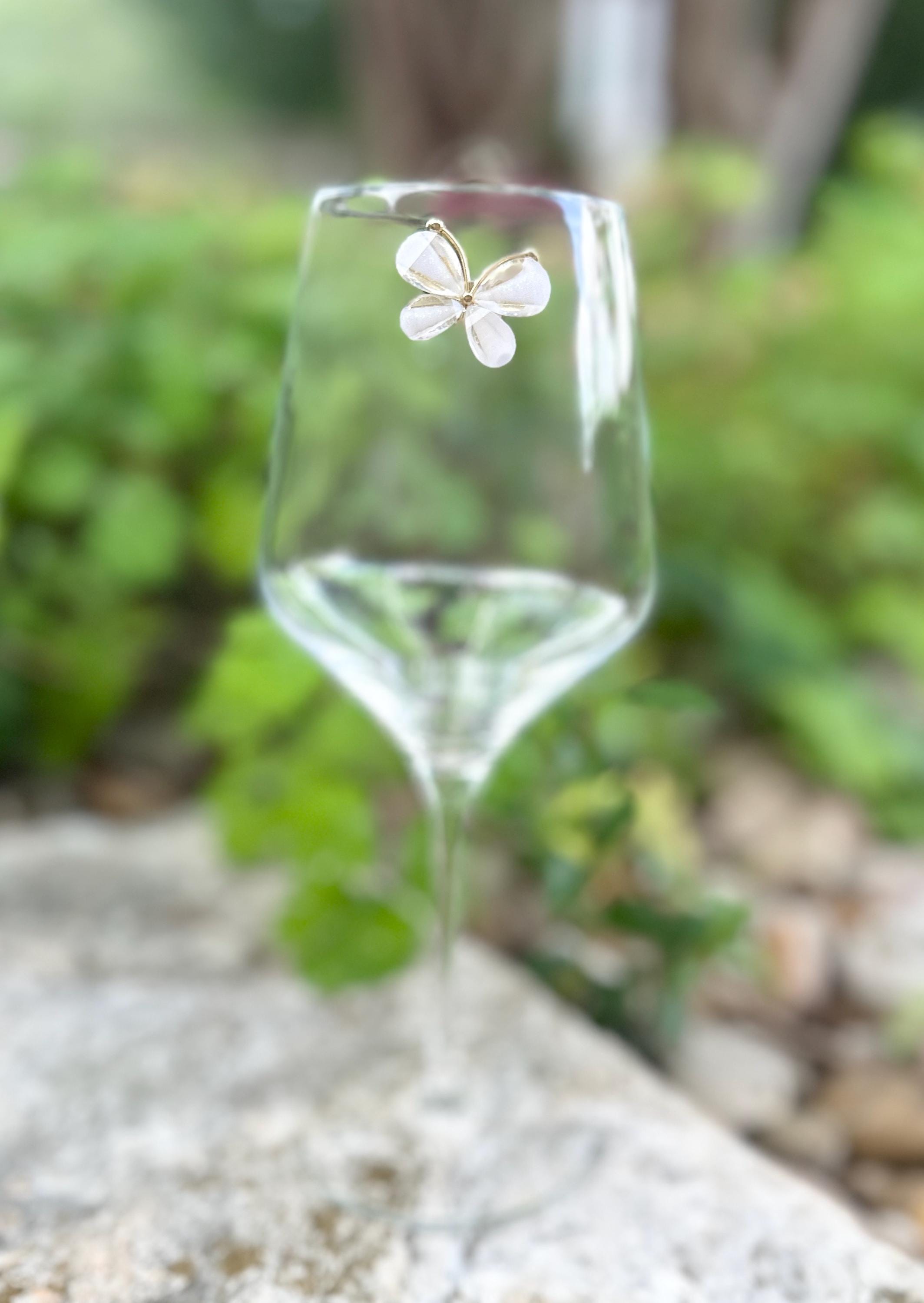Neutral Pearl and Floral Wine Charms, Drink Markers, Hostess/ Wedding Gifts, Bridesmaids Iseas