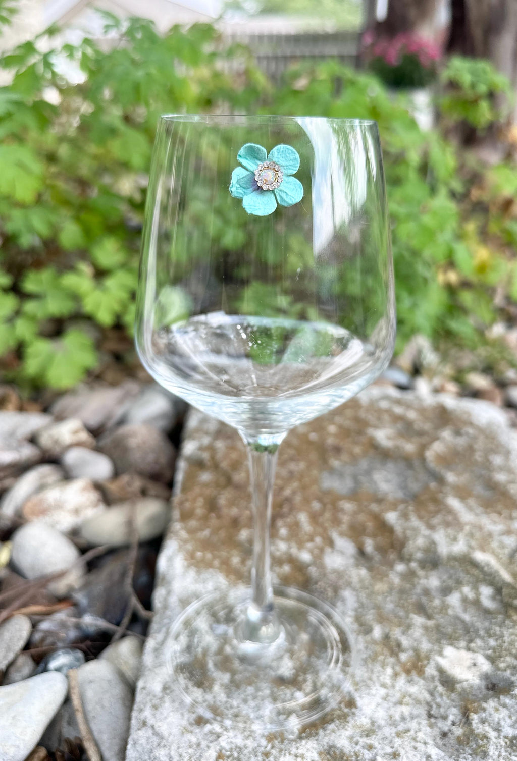 Floral Magnetic Wine Charms, Sparkling Drink Markers, Wedding Favors, Hostess Gift