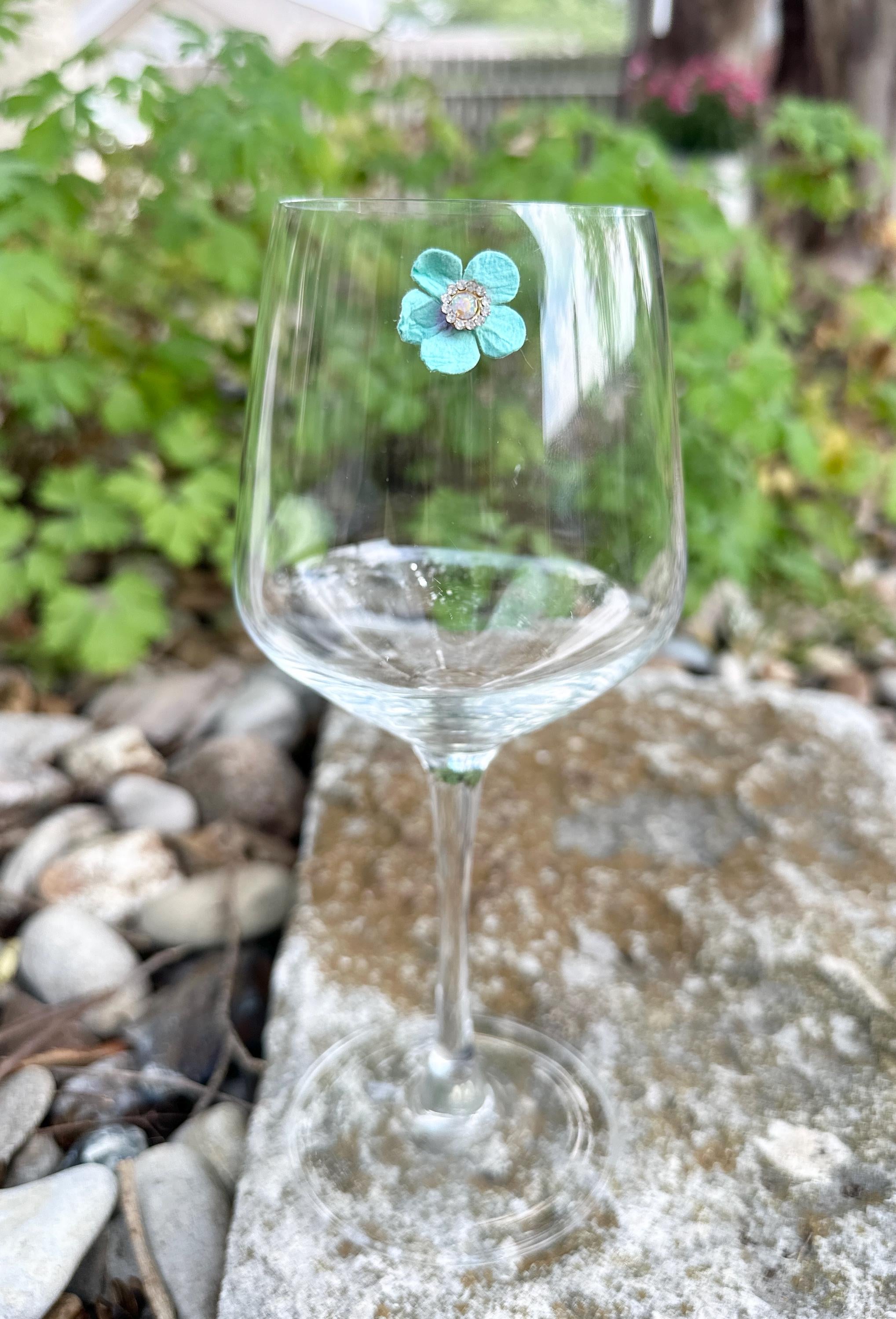 Floral Magnetic Wine Charms, Sparkling Drink Markers, Wedding Favors, Hostess Gift