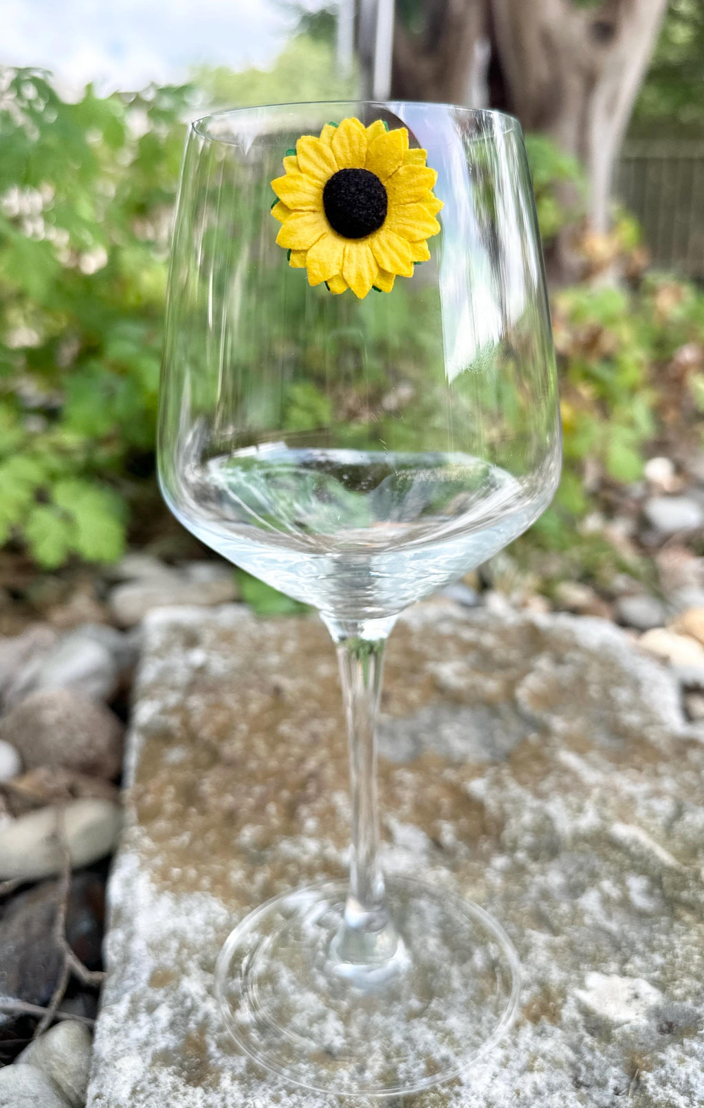 Floral Magnetic Wine Charms, Sparkling Drink Markers, Wedding Favors, Hostess Gift